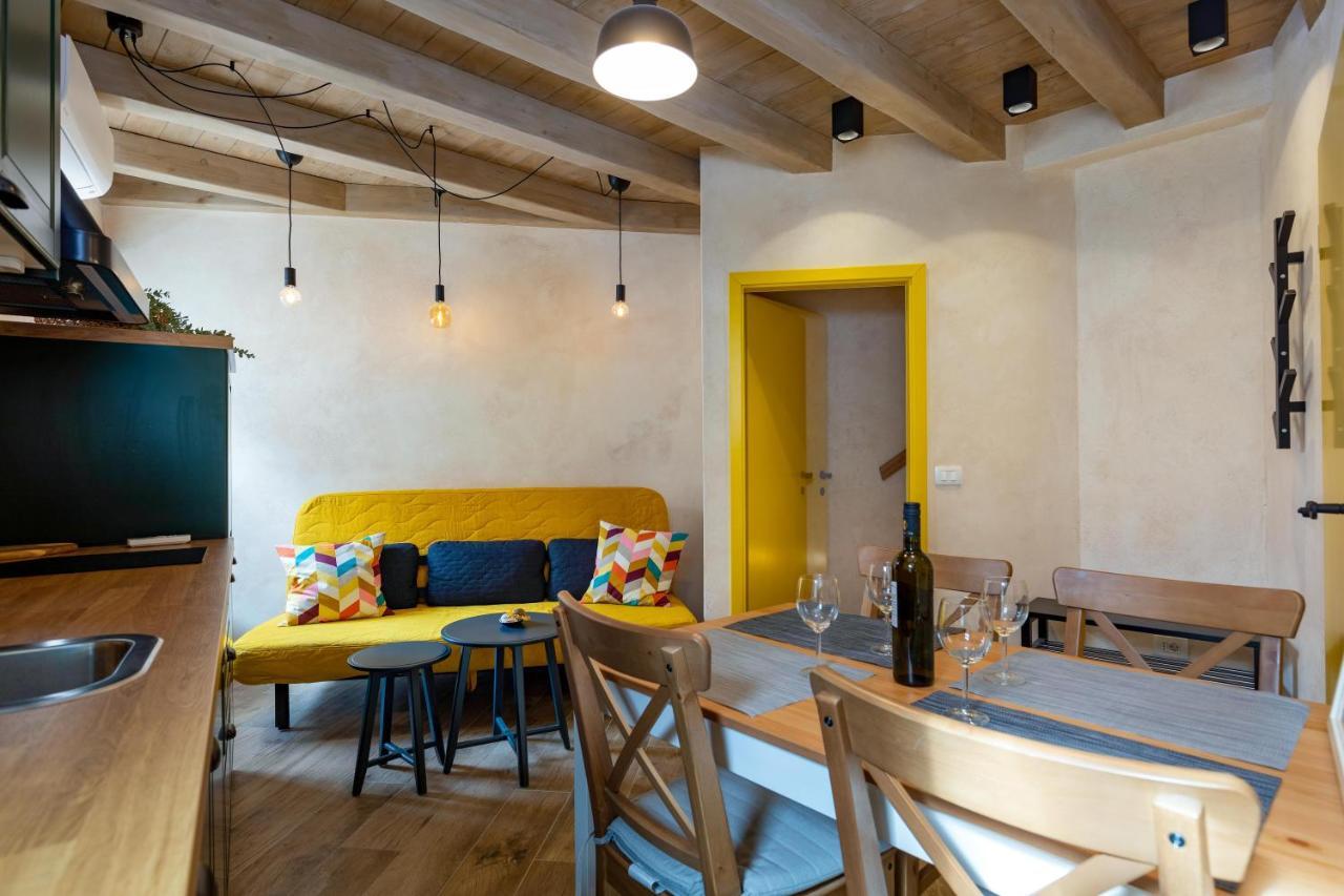 Casa Wau Apartment Ровин Екстериор снимка